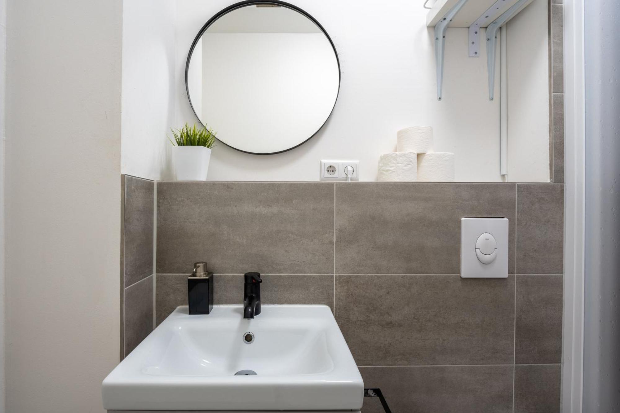 Modern, Central Flat With Workspace Berlim Exterior foto